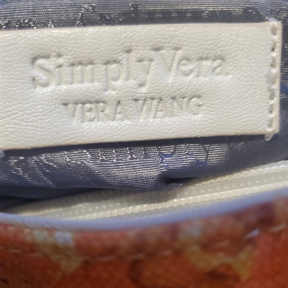 Vera Wang Tote - Picture 3 of 3